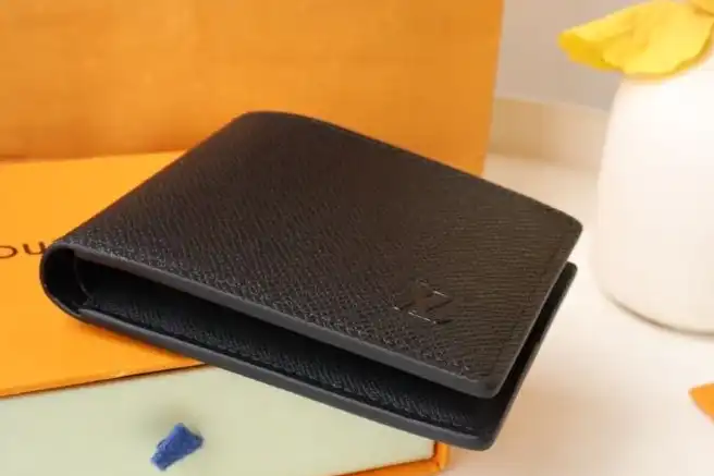 LV Wallets 4192D-0085