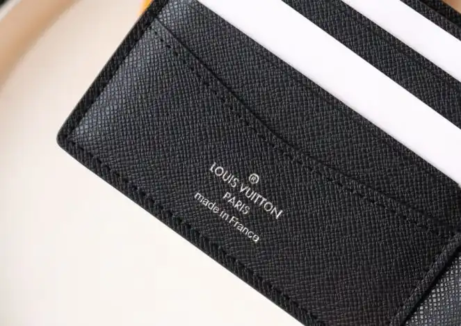 LV Wallets 4192D-0085