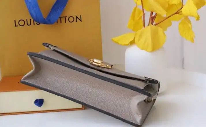 LV Wallets 4192D-0086