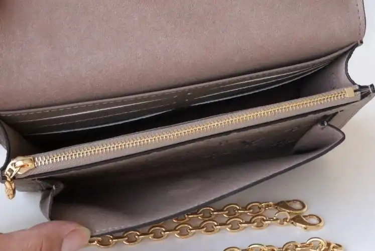 LV Wallets 4192D-0086