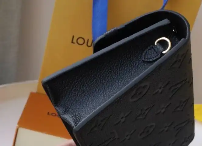 LV Wallets 4192D-0087