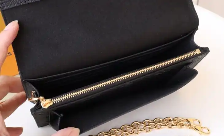LV Wallets 4192D-0087