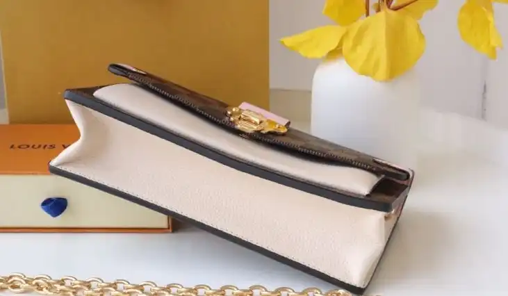 LV Wallets 4192D-0089