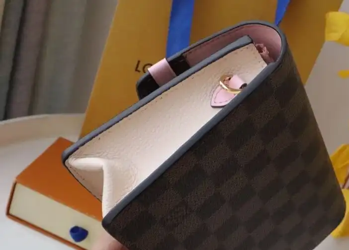 LV Wallets 4192D-0089