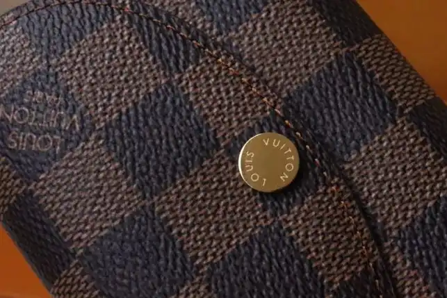 LV Wallets 4192D-0090