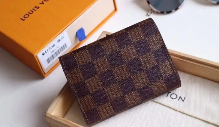 LV Wallets 4192D-0098