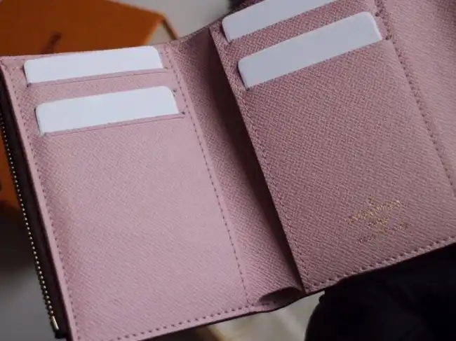 LV Wallets 4192D-0098