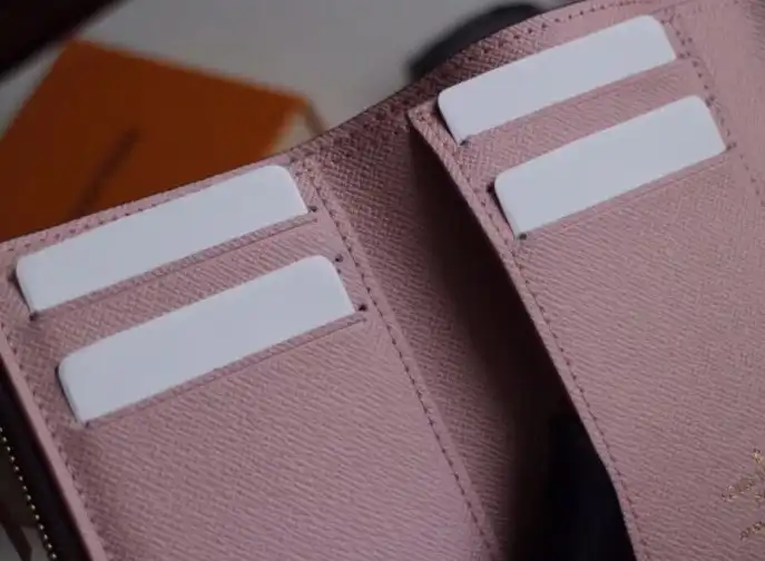 LV Wallets 4192D-0098