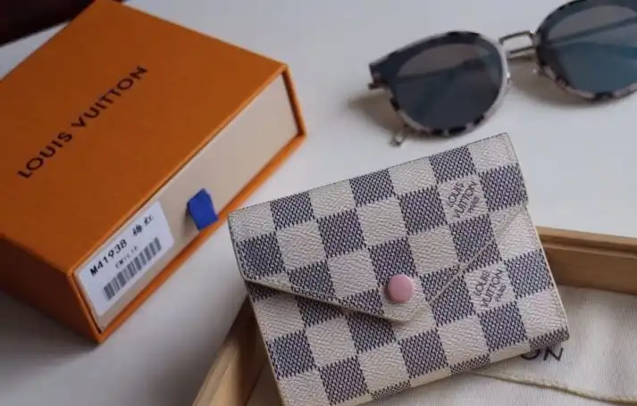 LV Wallets 4192D-0099