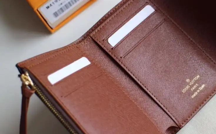 LV Wallets 4192D-0100
