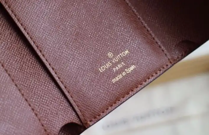LV Wallets 4192D-0100