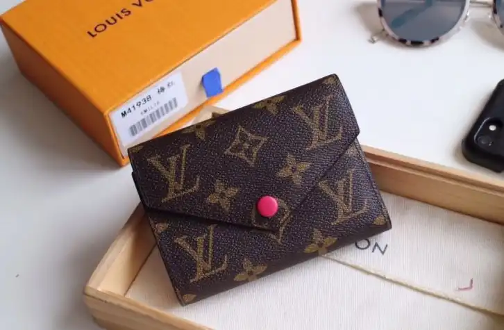 LV Wallets 4192D-0104