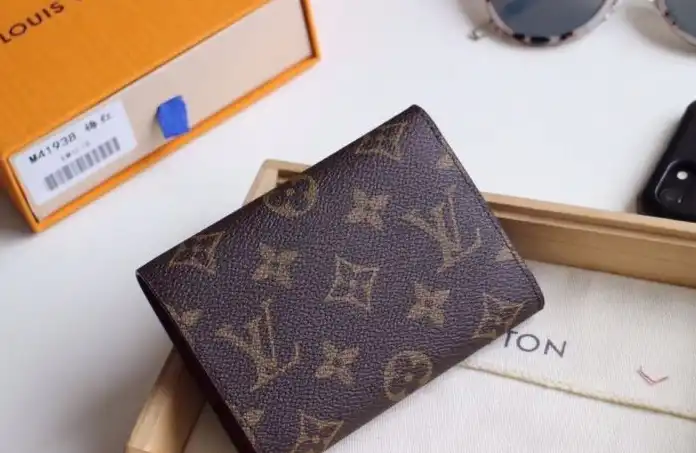LV Wallets 4192D-0105