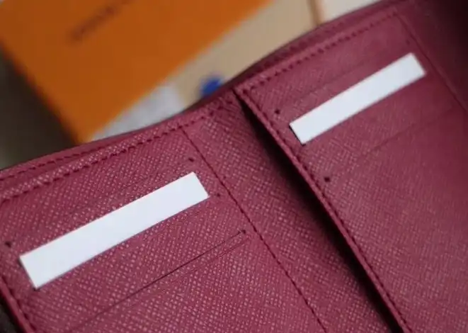 LV Wallets 4192D-0105