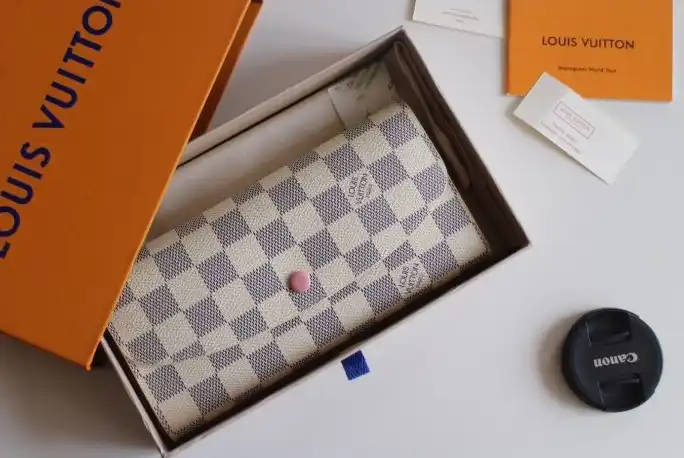 LV Wallets 4192D-0107