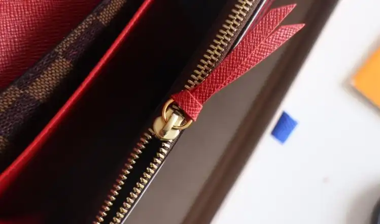 LV Wallets 4192D-0108