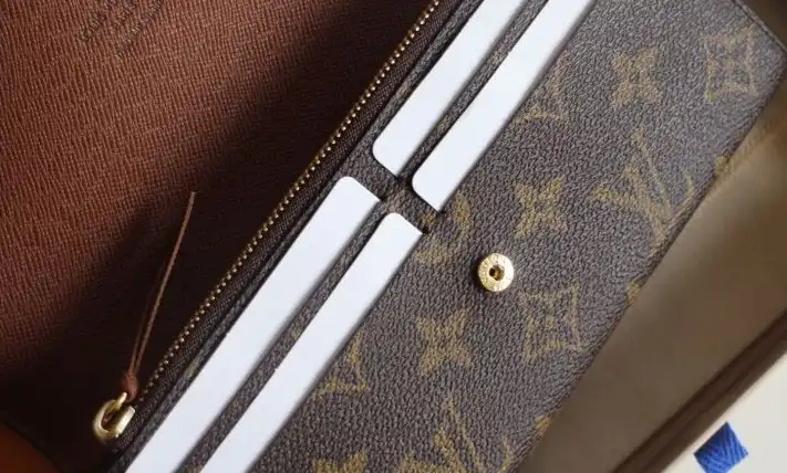 LV Wallets 4192D-0109