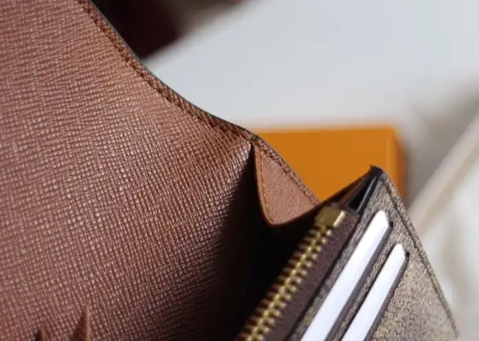 LV Wallets 4192D-0109