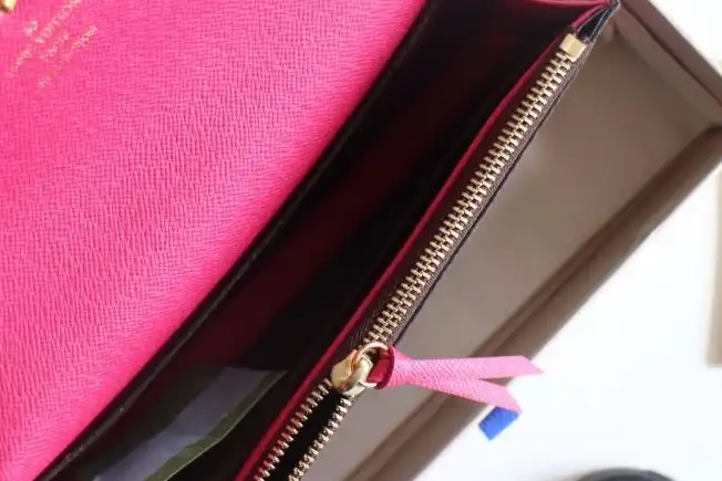 LV Wallets 4192D-0110