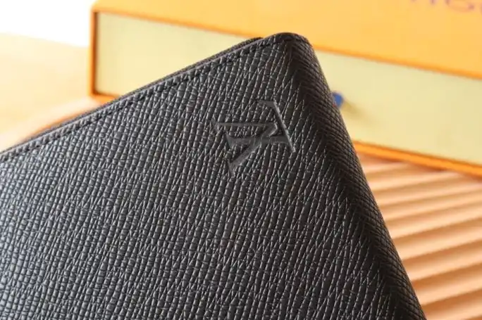 LV Wallets 4192D-0111