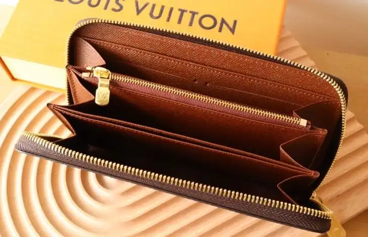 LV Wallets 4192D-0112