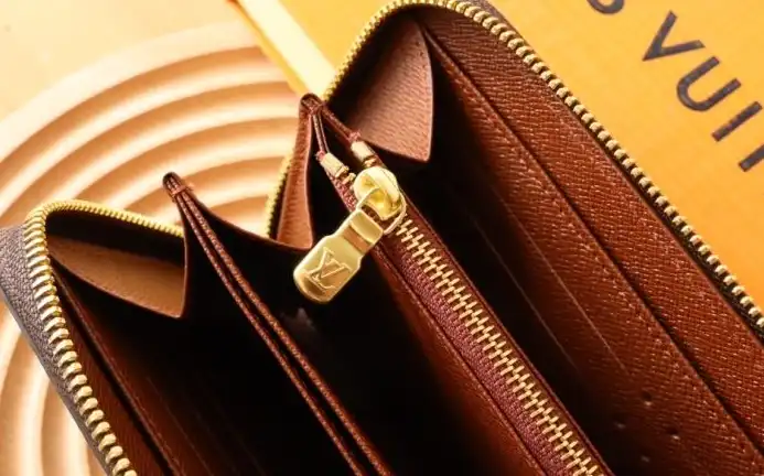 LV Wallets 4192D-0112