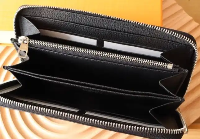 LV Wallets 4192D-0113
