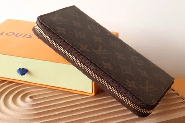 LV Wallets 4192D-0115