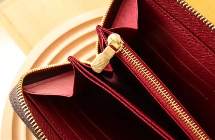 LV Wallets 4192D-0115