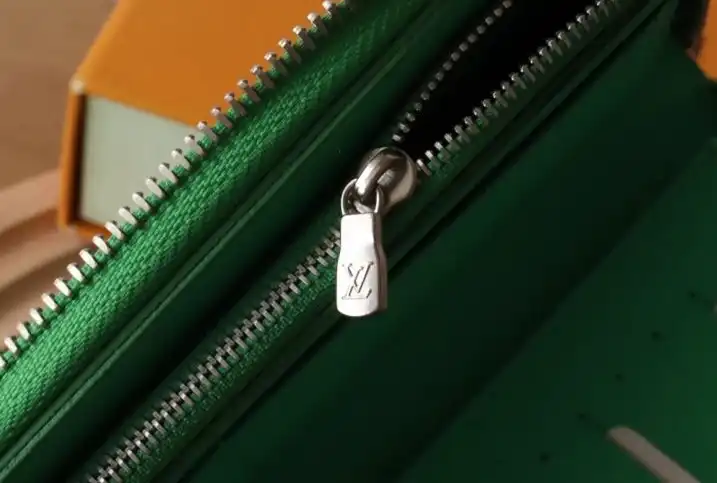 LV Wallets 4192D-0116