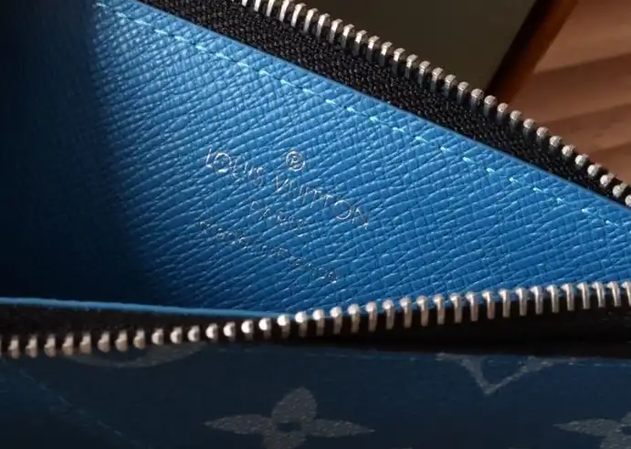 LV Wallets 4192D-0117