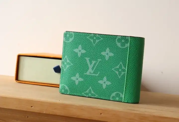 LV Wallets 4192D-0118