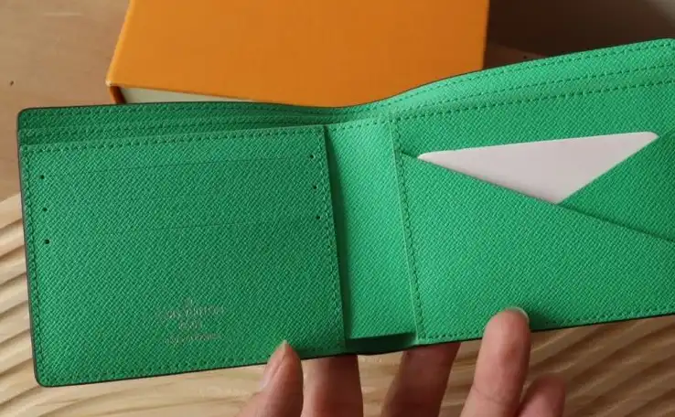 LV Wallets 4192D-0118