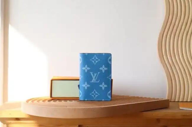 LV Wallets 4192D-0119
