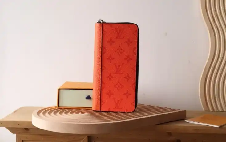 LV Wallets 4192D-0120