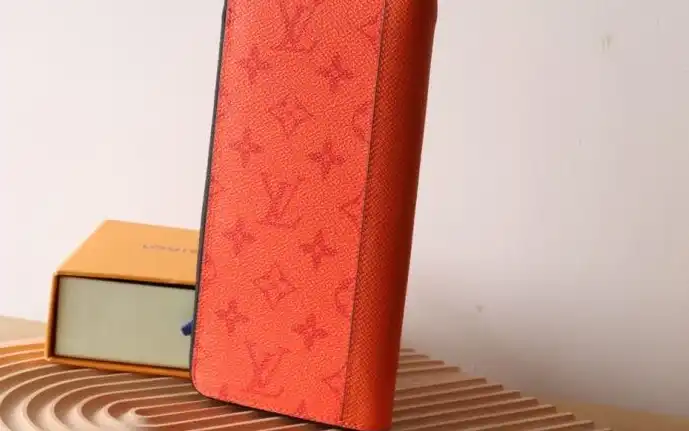 LV Wallets 4192D-0120
