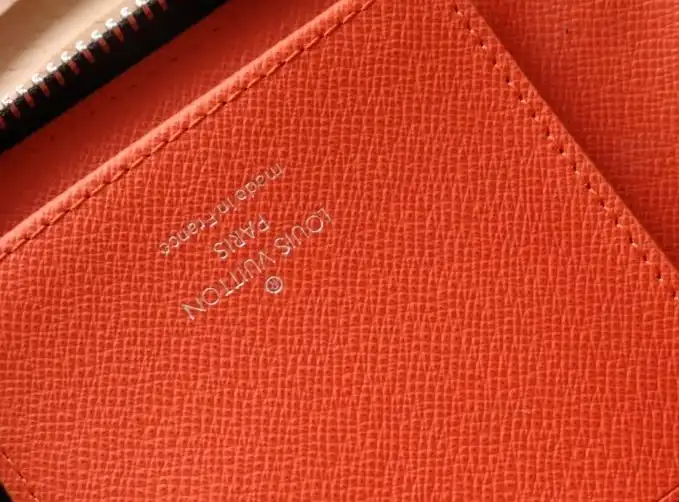 LV Wallets 4192D-0120