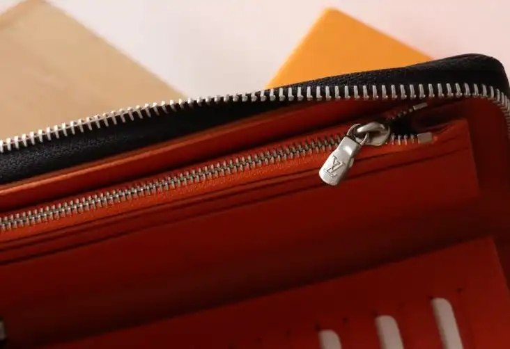 LV Wallets 4192D-0120
