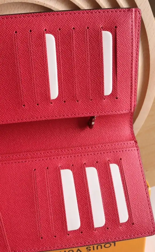 LV Wallets 4192D-0121