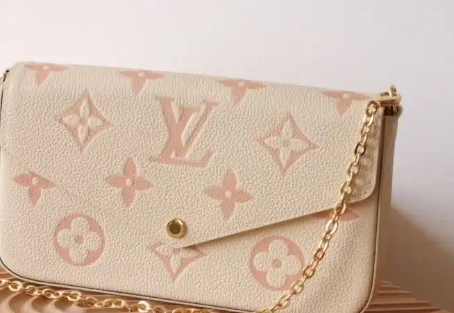 LV Wallets 4192D-0122