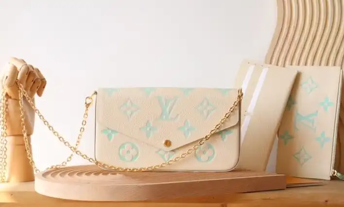 LV Wallets 4192D-0123