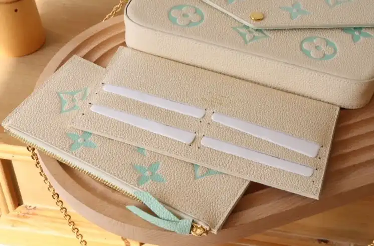 LV Wallets 4192D-0123