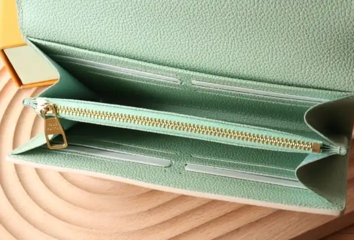 LV Wallets 4192D-0134