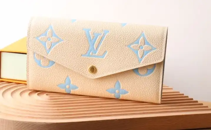 LV Wallets 4192D-0136