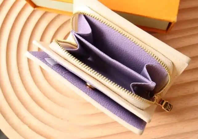 LV Wallets 4192D-0137