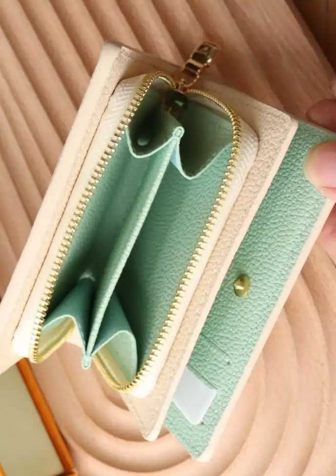 LV Wallets 4192D-0140