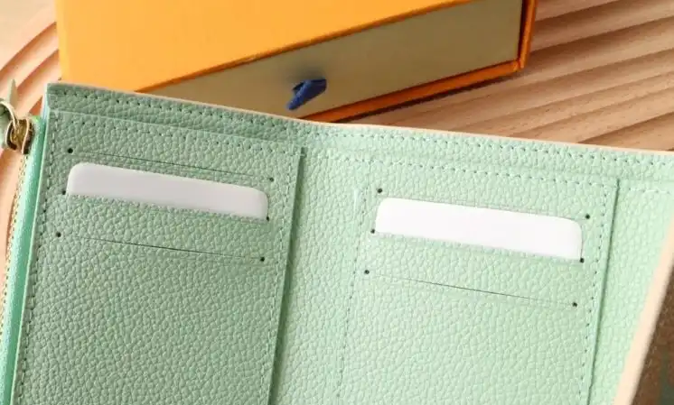 LV Wallets 4192D-0141