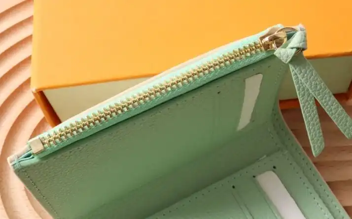 LV Wallets 4192D-0141