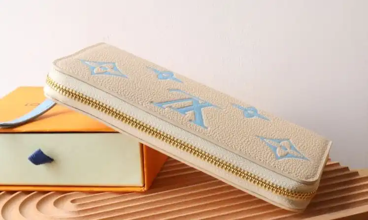 LV Wallets 4192D-0148