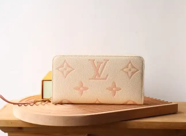 LV Wallets 4192D-0149